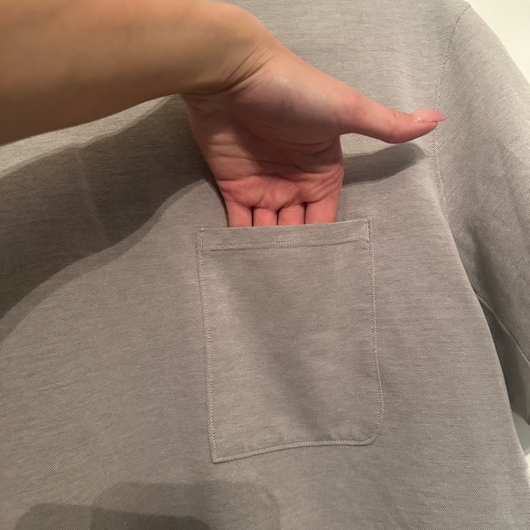 Lululemon Men’s Grey Sz L Short Sleeve Shirt - Picture 2 of 5